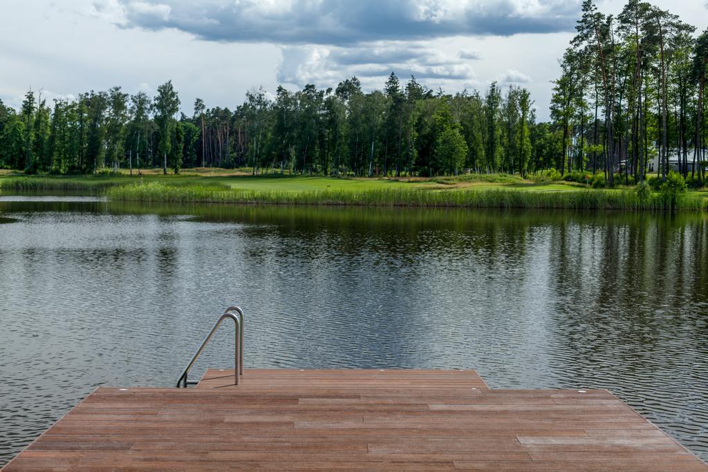 Golfbay Villa Сеница Экстерьер фото