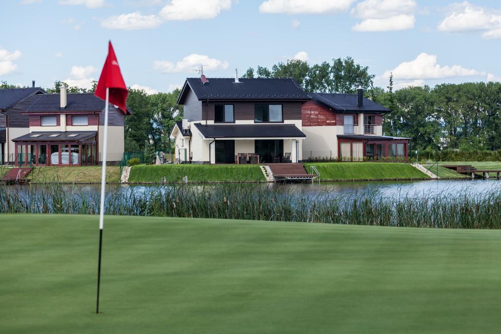 Golfbay Villa Сеница Экстерьер фото