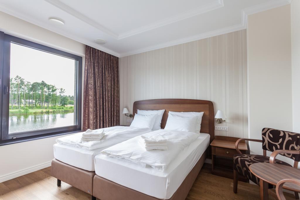 Golfbay Villa Сеница Экстерьер фото